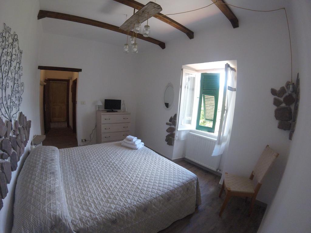 San Pietro Vara Agriturismo Dei Legi מראה חיצוני תמונה